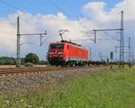 189 009-4 mit überwiegend leerem Containerzug in Fahrtrichtung Wunstorf. Aufgenommen in Dedensen-Gümmer am 29.07.2015.