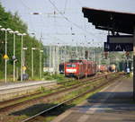 189 079-7 und 189 071-4 beide von DB fahren  mit einem  Kohlenleerzug aus Duisburg(D) nach Rotterdam(NL)  und fahren in Richtung Venlo(NL).
 Aufgenommen vom Bahnsteig 4  von Viersen. 
Bei Sommerwetter am Abend vom 28.5.2017.