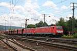 Durchfahrt am 18.06.2016 von 189 082-1 zusammen mit AK 189 034-2 und einem leeren Erzzug (Dillingen (Saar) - Rotterdam) in Koblenz Lützel in Richtung Weißenthurm.