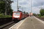 # Roisdorf 24  Die 189 070-6 mit Schwesterlok und dem Erzbomber aus Köln durch Roisdorf bei Bornheim in Richtung Bonn/Koblenz.