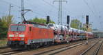 DB Cargo AG [D] mit  189 013-6  [NVR-Nummer: 91 80 6189 013-6 D-DB] und PKW-Transportzug am 24.09.19 Durchfahrt Bf. Saarmund.