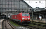 Railion 189876 fährt hier am 9.3.2007 um 11.01 Uhr mit einem Güterzug in Richtung Süden durch den HBF Bremen.