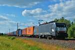 MRCE 189 489-1 war am 13.06.2021 mit Containern auf dem Weg von Hamburg in Richtung Berliner Außenring.