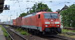 DB Cargo AG [D] mit  189 056-5  [NVR-Nummer: 91 80 6189 056-5 D-DB] und Containerzug am 29.06.22 Vorbeifahrt Bahnhof Magdeburg-Neustadt.