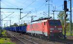 DB Cargo AG [D] mit  189 001-1  [NVR-Nummer: 91 80 6189 001-1 D-DB] und gemischtem Güterzug  
am 05.10.22 Durchfahrt Bahnhof Flughafen BER Terminal 5.