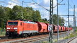 DB Cargo AG [D] mit ihrer  189 060-7  [NVR-Nummer: 91 80 6189 060-7 D-DB] und einem Kali-Transportzug am 31.08.23 Vorbeifahrt Bahnhof Leipzig-Thekla.