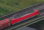 Diese 189er zieht einen Gterzug ber den Rhein-Herne Kanal in Richtung Oberhausen Osterfeld.