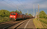 Mit Autos gen Abendsonne: 189 016-9 (Siemens ES64F4) passiert als Umleiter die Blockstelle Zscherben Richtung Sangerhausen.

🧰 DB Cargo
🕓 21.5.2025 | 19:53 Uhr