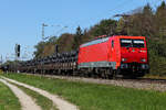 189 823 gehört Lokomotion und zieht Rungenwagen mit Drahtrollen am 25.9.26 bei Eglharting 