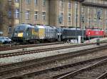 Die 1216 250 und zwei 189er am 01.12.2007 in Mnchen Hbf.