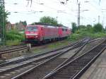 189 051-6 fhrt am 20.05.08 mit je einer abgebgelten Br 151 und Br 145 samt Kohleganzzug durch Mainz-Bischofsheim in Richtung Sden.