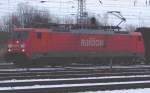 Die 189 023-5 kommt mit 51844 aus Nrnberg in der Einfahrgruppe Rostock-Seehafen an.Aufgenommen am 26.01.05