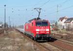 189 047-4 kommt hier mit dem EC341  Wawel  von Berlin Hbf nach Krakow Glowny in den Lbbenauer Bahnhof eingefahren.