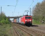 189 013-6 durchfhrt mit einem Containerzug aus dem Hamburger Hafen Radbruch Richtung Sden. Aufgenommen am 18.04.09.