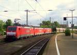 LZ und GZ in einem! Am 18.07.09 fuhren 3 Loks der BR 189 durch den Hbf von M'gladbach. 189 069-8 zog in Kombination mit der hinteren Maschine eine geschleppte 189 und den daran hngenden Gterzug in Richtung Kln.