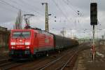 Als am 08.03.05 eine Schlechtwetterfront nahte, durchfuhr 189 066-4 den Hp Halle-Ammendorf.