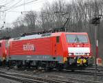 189 031-6 mit neu nachgersteter Mittelpufferkupplung, kam mit 3 weiteren umgebauten 189´ern heut nachmittag im verregneten Gremberg an (15.03.2010)