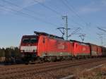 189 066 und 189 023 fahren bei Voerde am 07.03.2010 in Richtung Emmerich