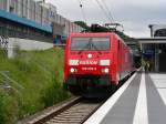 189 059 kommt mit einem Kurswagen vermutlich nach Sanitz/Mukran-Fahrhafen durch Berlin/Gesundbrunnen am 26.06.09