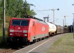 189 052-4 durchfhrt den Bahnhof  Stralsund- Rgendamm.    (am  09.09.2005)