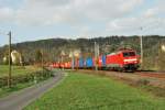 Br 189 003-7 mit Containerzug nach Tschechien durch Strand, 09/04/2011.