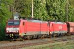 DDie 189 037-5 zieht in Doppeltraktion den Erzbomber durch Ratingen Lintorf am 20.04.2011