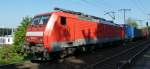 Mal eine andere Ansicht der 189 003 der DB.-Hier unterwegs mit einem Containerzug durch Dresden Cotta.
6.5.11