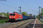 189 064-9 mit einem gemischten Gterzug bei der Durchfahrt in Regensburg-Prfening, 19.04.2011