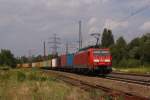 189 011-0 mit einem Containerzug in Hamburg-Unterelbe am 26.07.2011