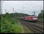 DB 189 045 und 189 032 passieren den Bahnhof Kln West mit ihrem Gterzug (21.09.2011)