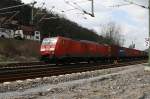 189 013-6 ist am 17.4.2012 mit einem Containerzug in die Tschechei unterwegs.