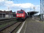 Am 27.05.2012 kam 189 055 mit einem Containerzug durch Stendal.