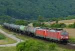 189 001-1 und 189 064-9 sind mit einem Kesselwagenzug am 06.07.2012 bei Wernfeld