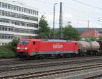 189 057-3 steht am 18. Juli 2012 mit einem gemischten Gterzug auf Gleis 1 in Kronach.