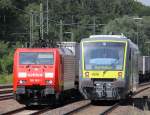 VT 650 721 Agilis begegnet 189 063-1 DB Schenker Rail in Hochstadt/ Marktzeuln am 02.08.2012.