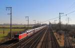 189 063-1 fuhr am 04.03.2013 mit einem Autozug von Osnabrck nach Emden, hier in Leer.