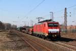 189 031-8 mit dem 52023 (Oberhausen-Osterfeld - Kln Gremberg) in Hilden am 26.03.13