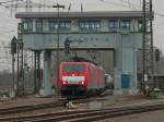 189 023-5 und 189 044-1 alz Lz am 03.04.2013 unter dem Stellwerk in Gremberg.
