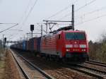 189 011 durchfhrt am 17.04.13 mit ihrem Containerzug Dresden Strehlen.