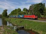 Die 189 055 mit einem KLV-Zug am 15.05.2013 unterwegs bei Moosburg.