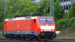 189 067-2 DB kommt aus Richtung Kln,Aachen-Hbf als Lokzug und fhrt durch Aachen-West in Richtung Kohlscheid,Herzogenrath in der Abendstimmung am Abend des  24.5.2013.