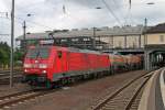 Am 28.06.2013 wartete DB Schenker 189 056-5 mit einem Gemischten Gterzug im Darmstdter Hbf auf die Weiterfahrt gen Sden.