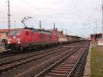 Am 02.01.2014 kam 189 015 mit einem Containerzug aus Richtung Magdeburg nach Stendal.Nach dem auch hier der Personalwechsel vollzogen war fuhr auch sie weiter in Richtung Wittenberge.