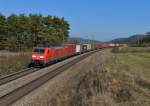 189 021 mit einem Containerzug am 13.03.2014 bei Parsberg.