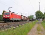 189 061-5 mit einem gemischtem Güterzug in Fahrtrichtung Süden. Aufgenommen in Ludwigsau-Friedlos am 17.05.2014.
