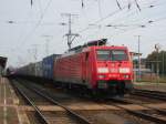 Am 04.10.2015 kam 189 061 mit ihrem Containerzug aus Magdeburg nach Stendal und fuhr weiter nach Wittenberge.