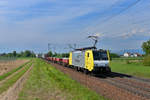 189 203 mit einem KLV am 01.05.2017 bei Plattling. 