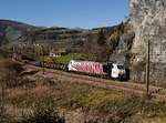 Die 189 905 mit einem Güterzug am 31.10.2017 unterwegs bei Sterzing.