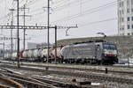 Lok 189 107-6 durchfährt den Bahnhof Pratteln. Die Aufnahme stammt vom 28.02.2018.