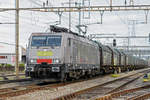 Lok 189 990-5  Novelis  durchfährt den Bahnhof Pratteln.